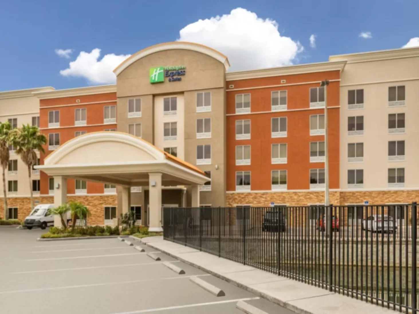 Holiday Inn Express & Suites Largo-Clearwater
